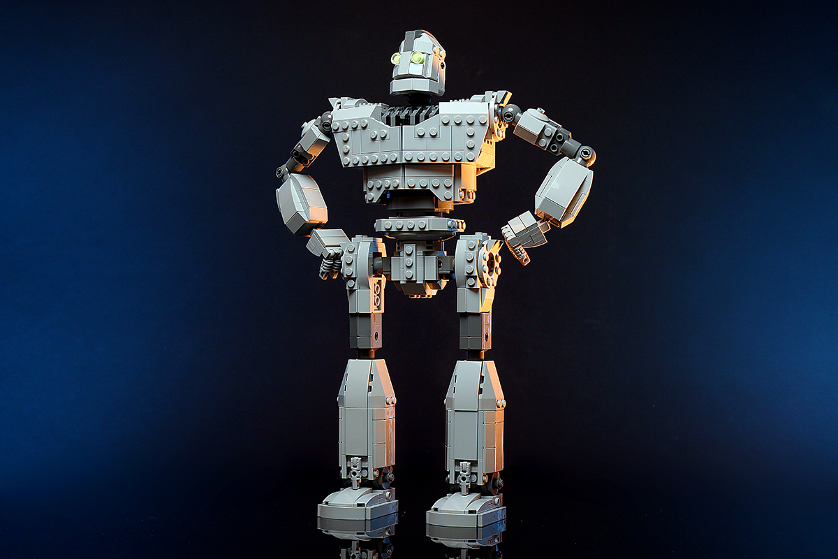 Movies Lego Set - Iron Giant Custom MOC made using LEGO parts
