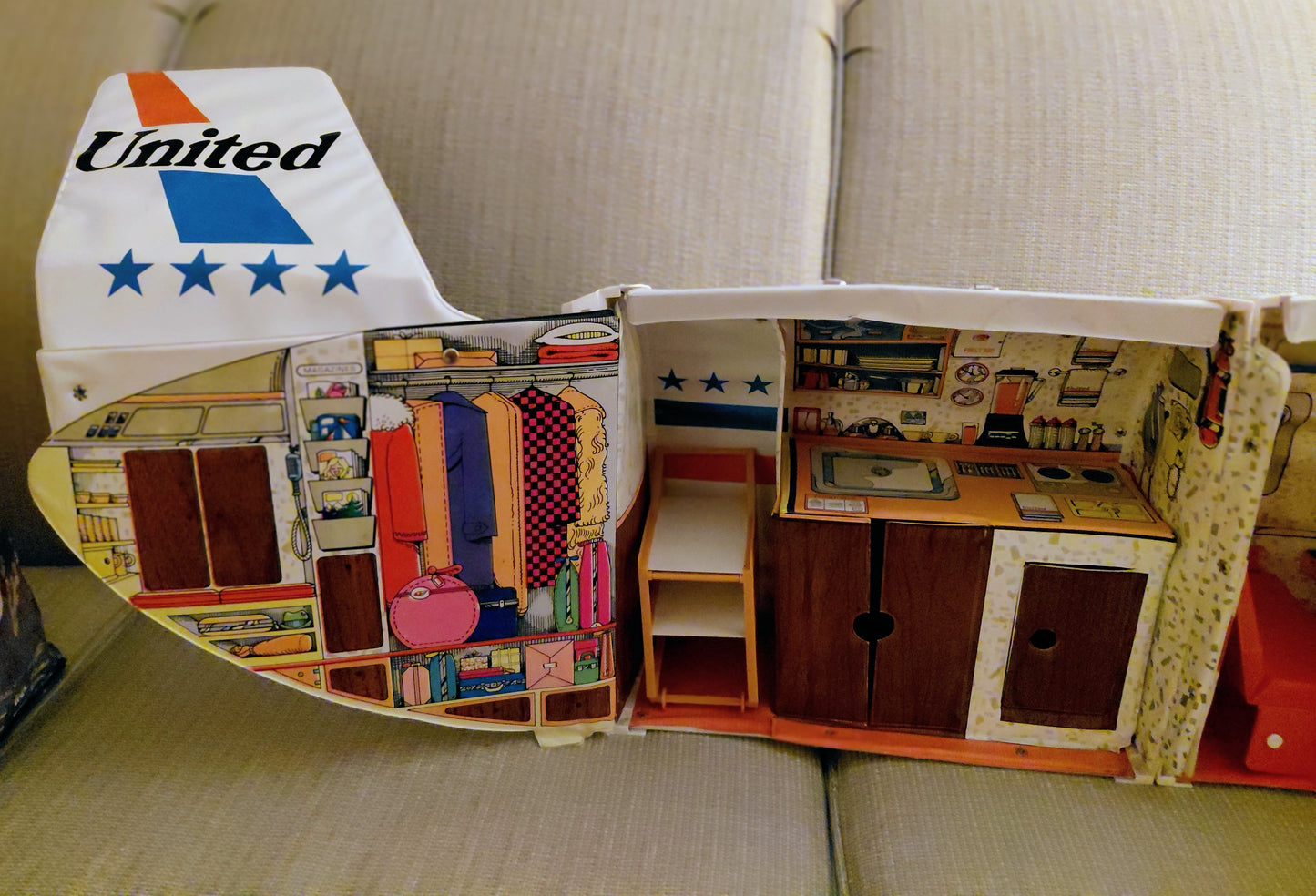 Barbie Playset - Barbie's Friend Ship