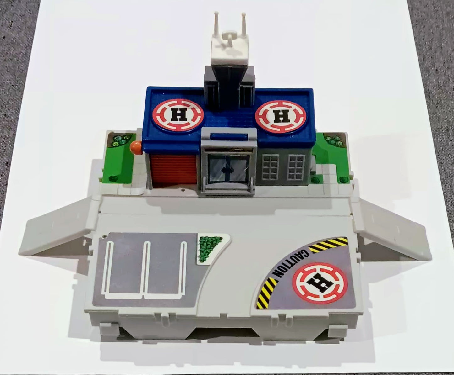 Micro Machines Travel City Playset - Heliport