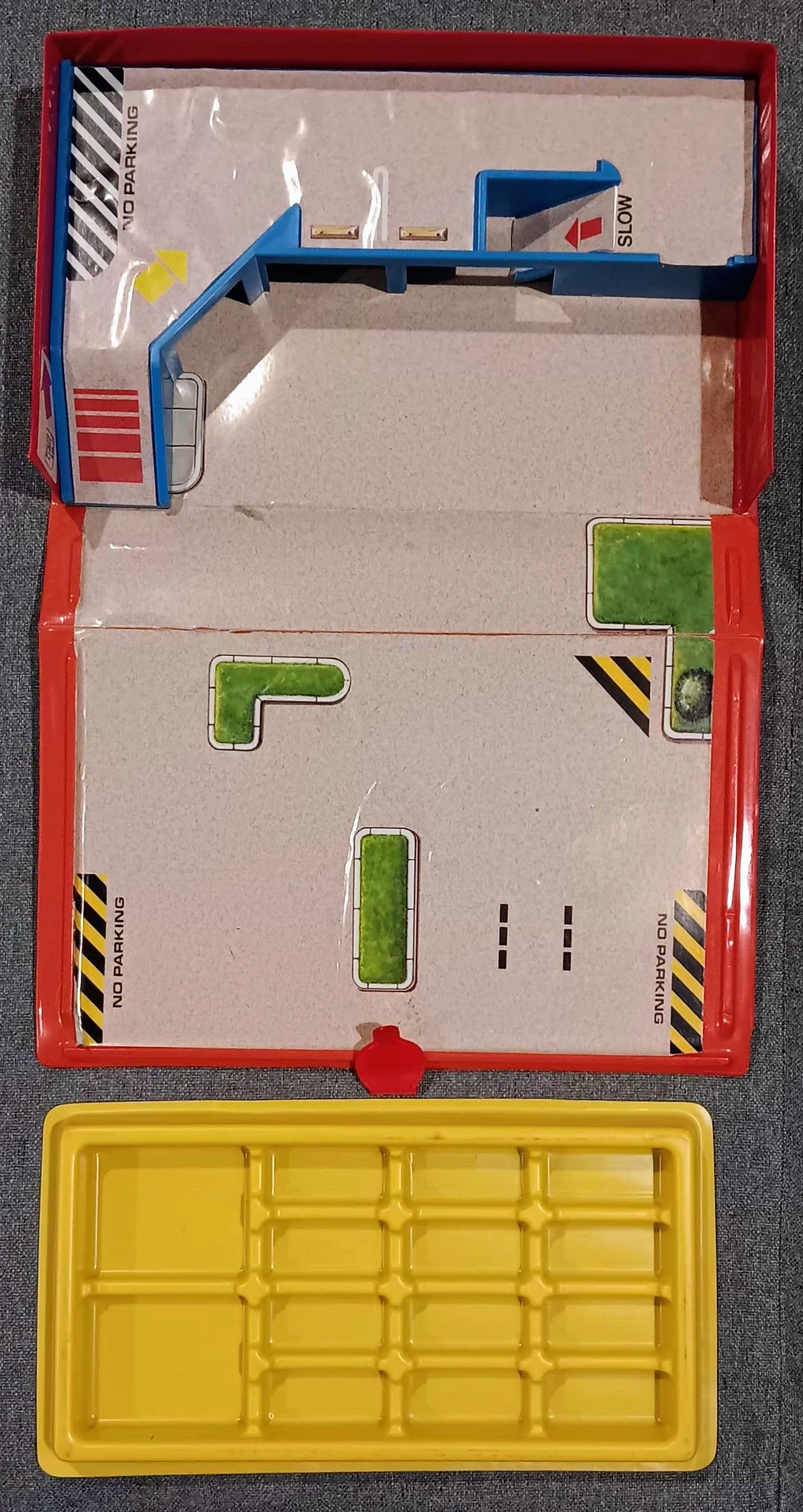 Micro Machines Action Playset - City Service Center