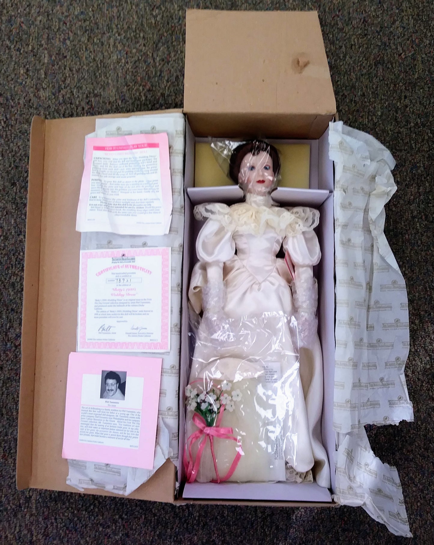 Ashton Drake Galleries Doll - Betty's 1930's Wedding Dress