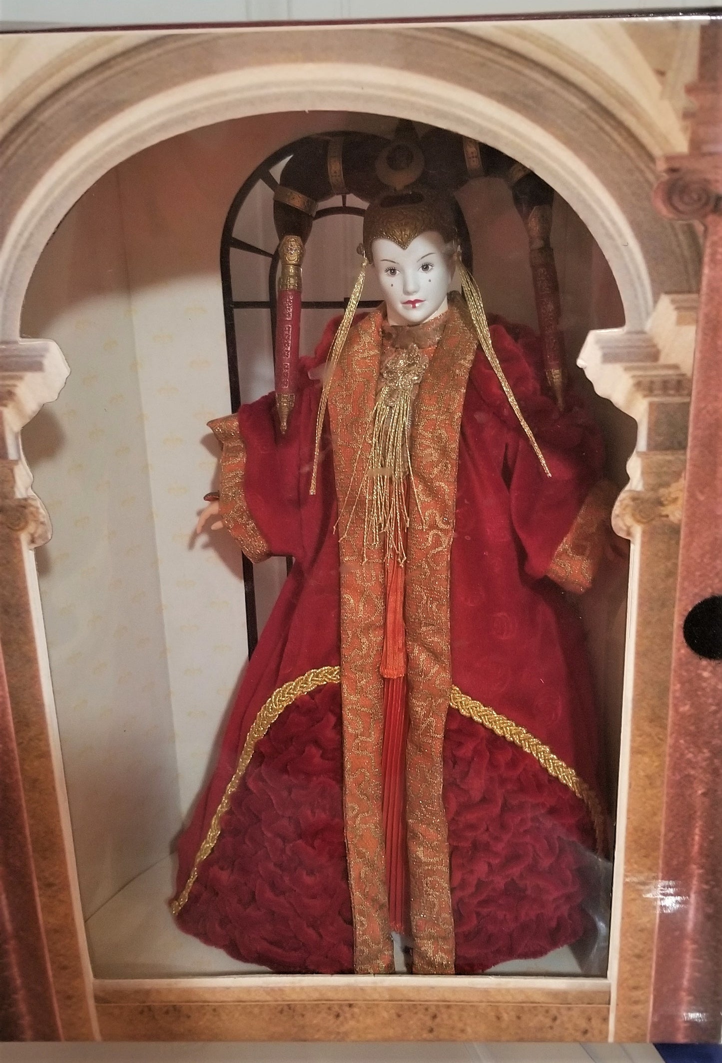 Star Wars Episode I Doll - Queen Amidala (Red Senate Gown)