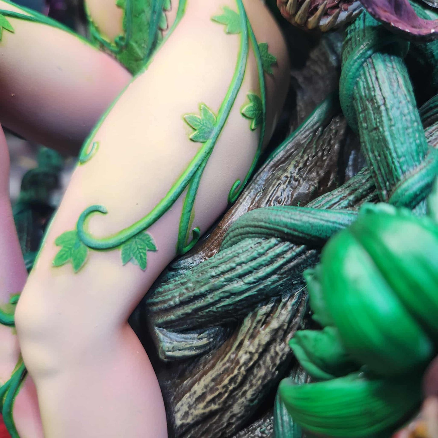 DC Comics Statue - Poison Ivy (1:6 Scale & Bust)