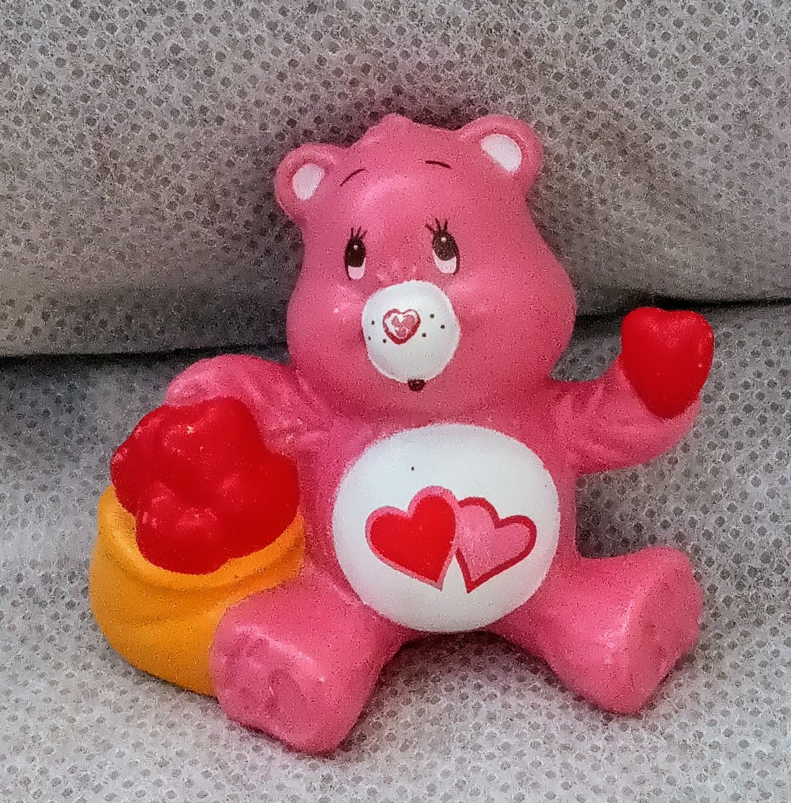 Care Bears mini figure - Love-A-Lot Bear