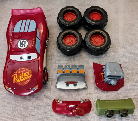 Disney Cars Gear Up 'N' Go - Lightning McQueen