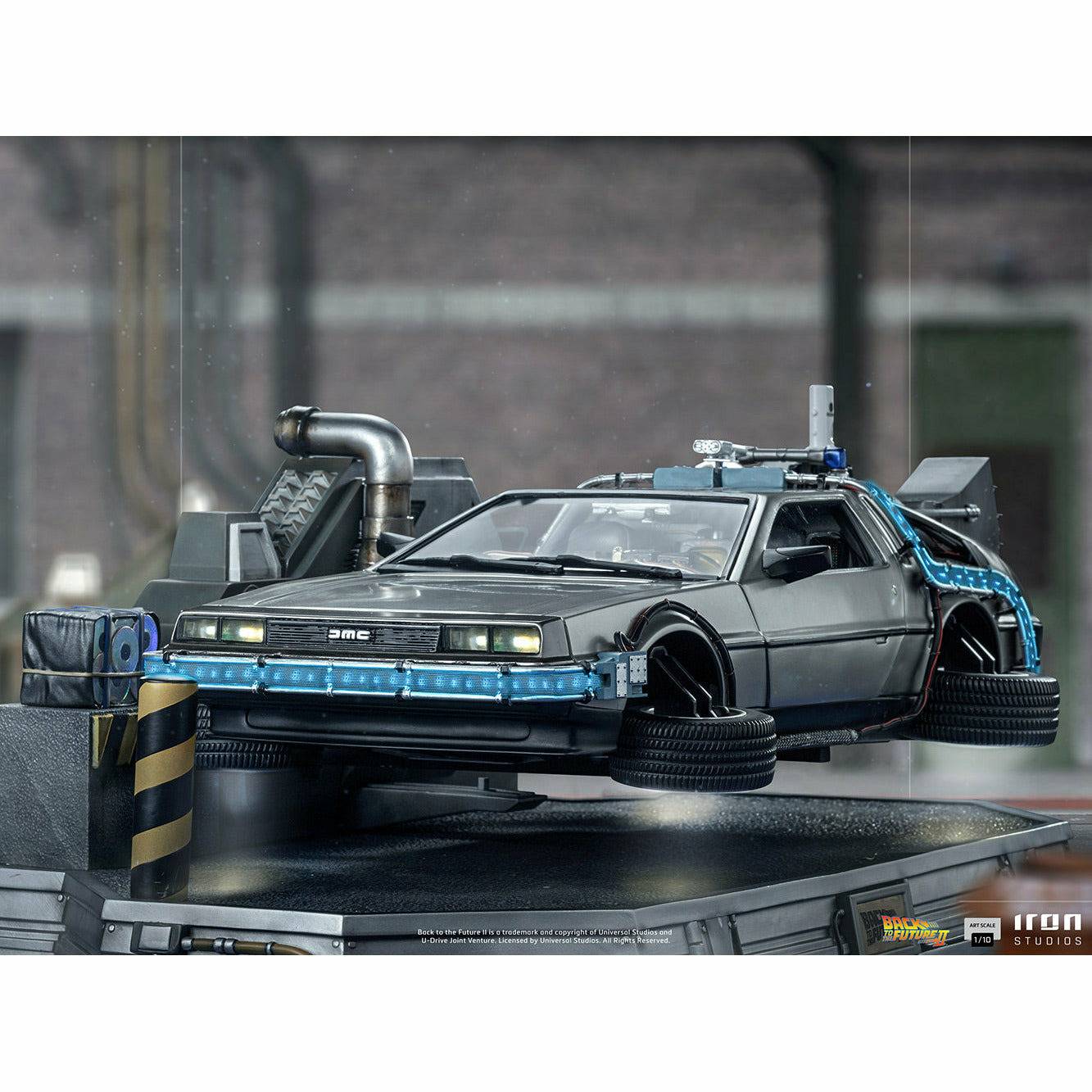 Back to the Future Statue - Iron Studios Back to the Future Part II DeLorean (Regular Version) 1:10 Scale