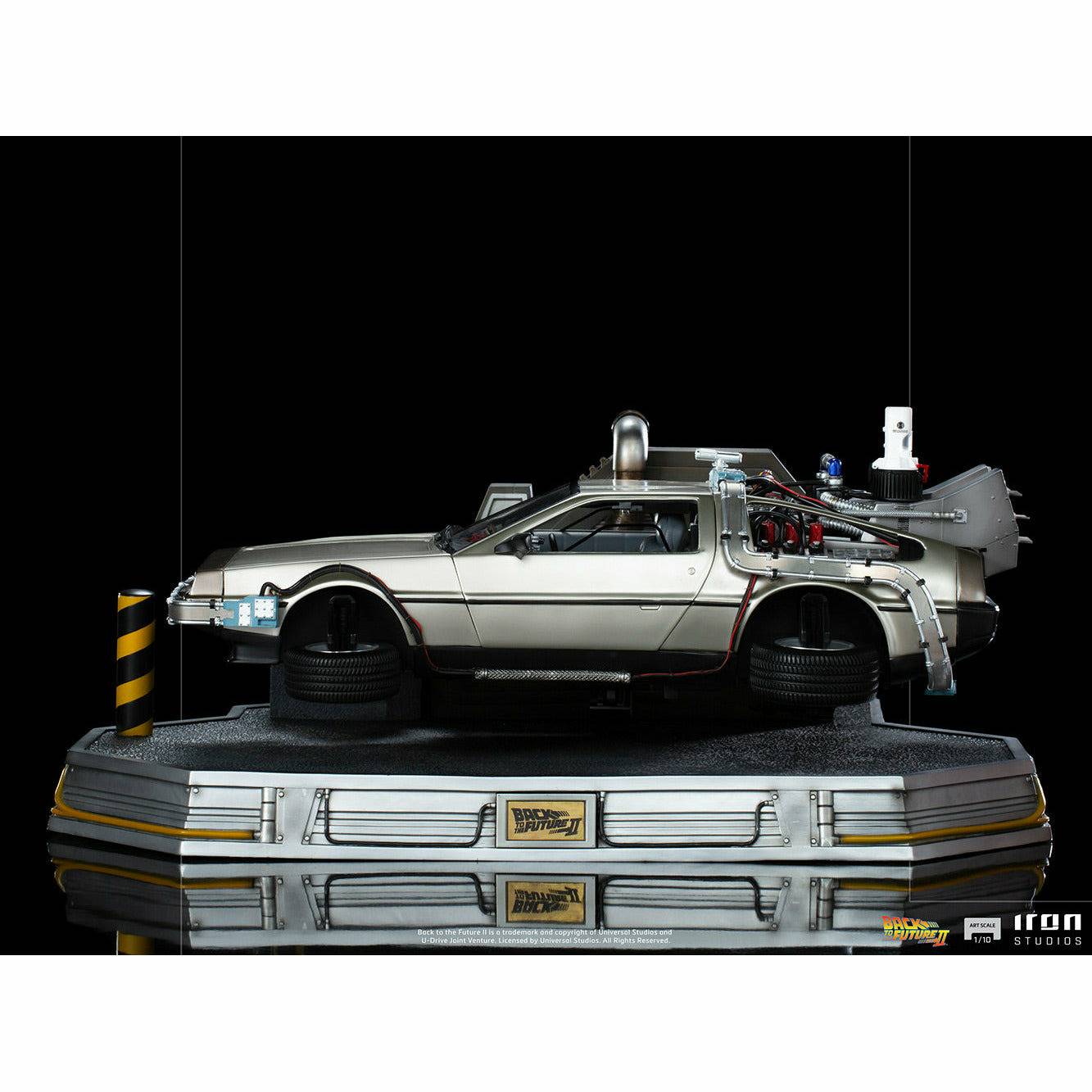 Back to the Future Statue - Iron Studios Back to the Future Part II DeLorean (Regular Version) 1:10 Scale