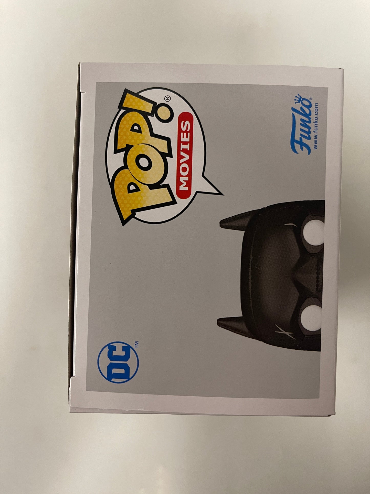 DC Funko Pop! - Batman (Battle Damage) #1195 Hot Topic 2022 Exclusive