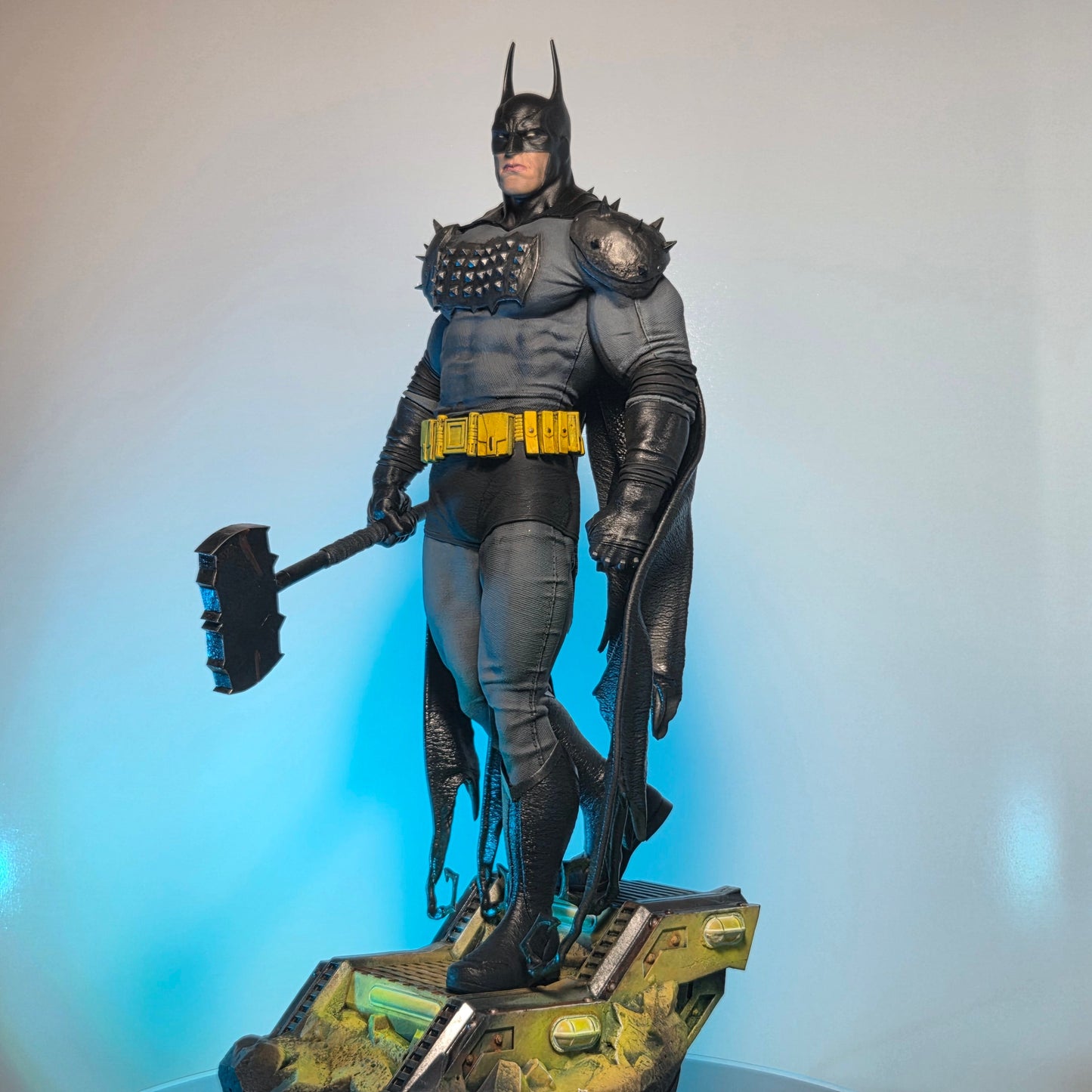 DC Comics Statue - Absolute Batman (1:6 Scale & Bust)