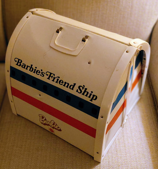 Barbie Playset - Barbie's Friend Ship