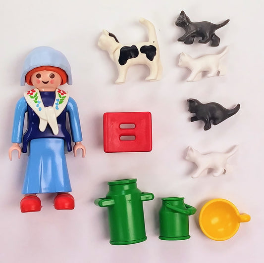 Playmobil set 3007 - Milkmaid with cats