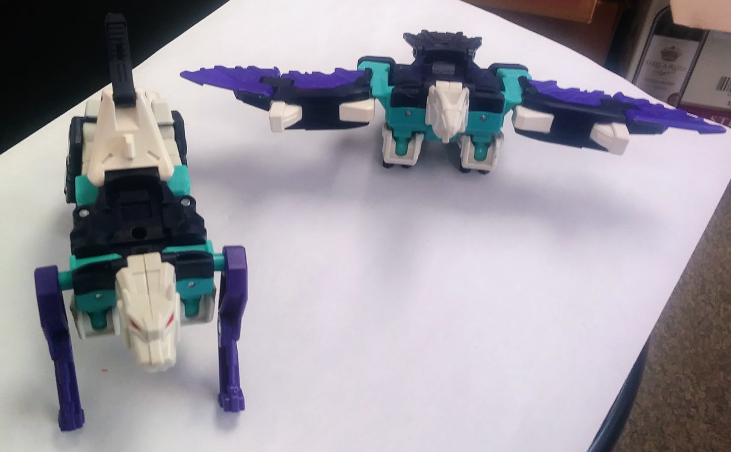 Transformers action figure set - Decepticons Wingspan and Pounce (Earthrise)