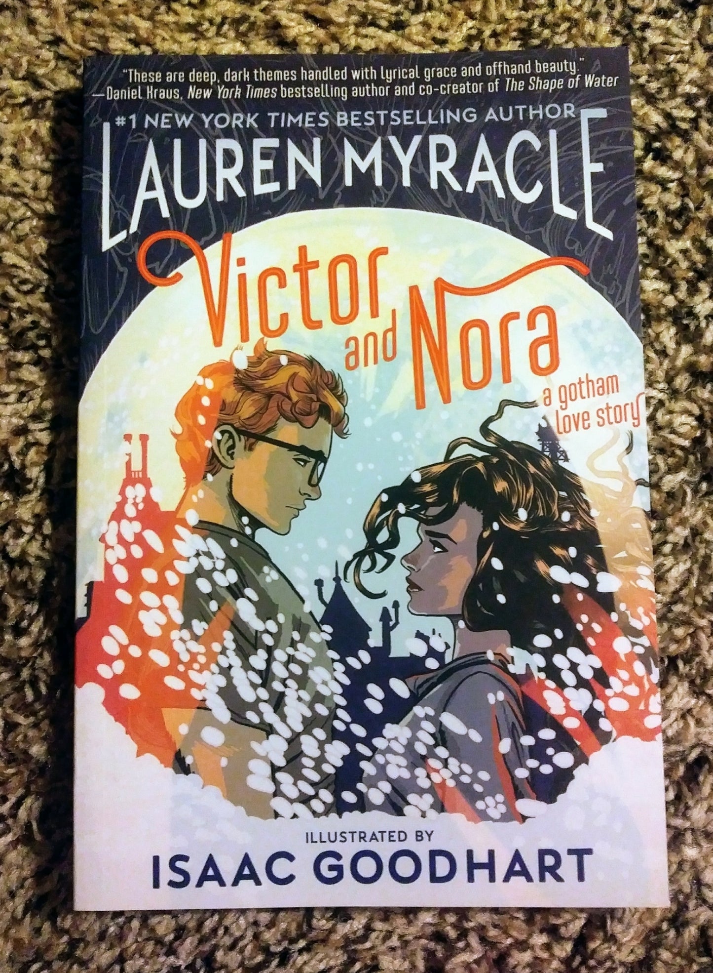 DC Graphic Novel: Victor and Nora: A Gotham Love Story