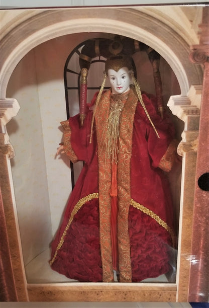 Star Wars Episode I Doll  - Queen Amidala (Red Senate Gown)